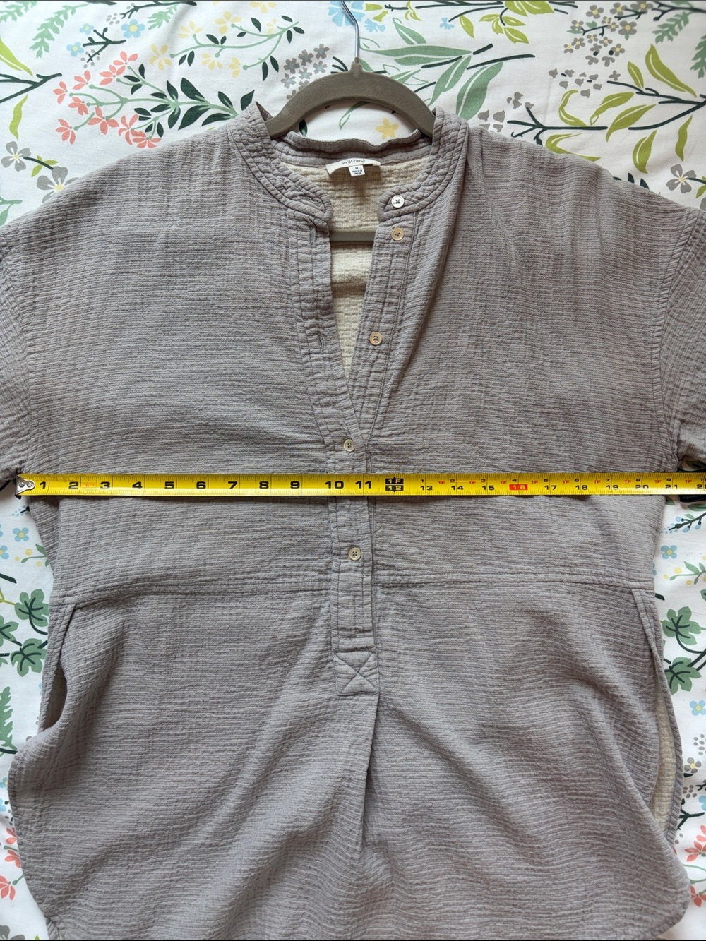 Wilfred Short-Sleeve Buttoned Henley Shirt in grey M - Picture 3 of 6